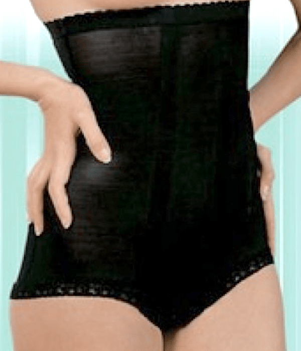 Modele femme de gaine abdominale à porter après la liposuccion