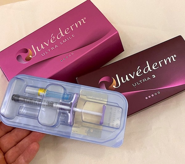 Acide hyaluronique utilisé pour les injections d'une rhinoplastie médicale